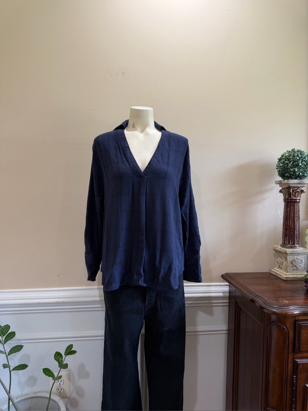 Vince Navy V-Neck Long-Sleeve Shirt